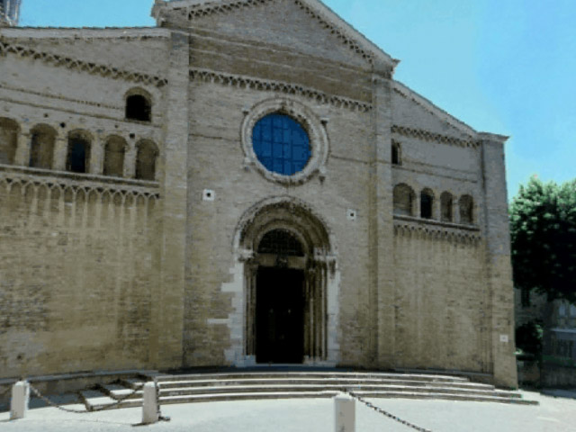 Duomo di Fano: esterno